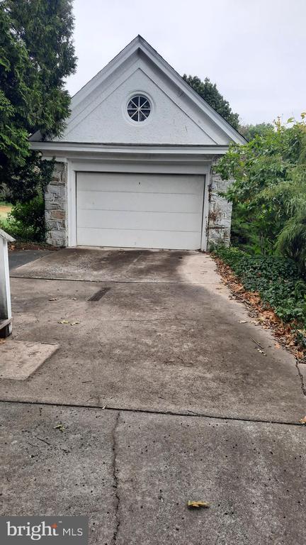 2315 MAGNOLIA DRIVE