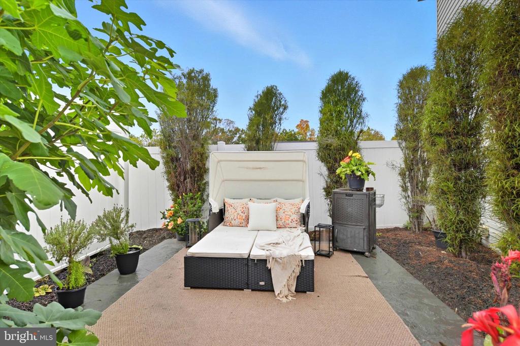 1607 CHURCHILL ROAD