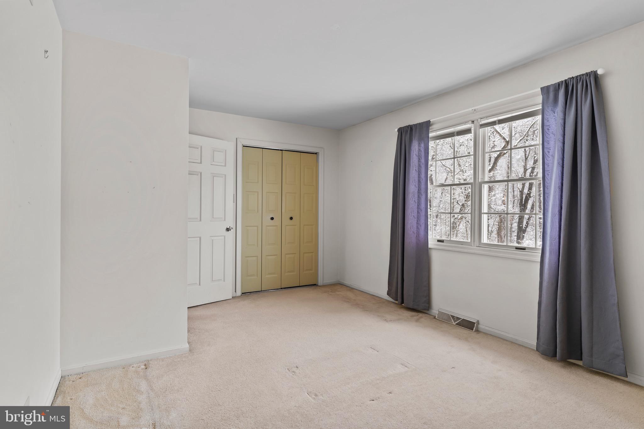 206 SCHOOLHOUSE LANE