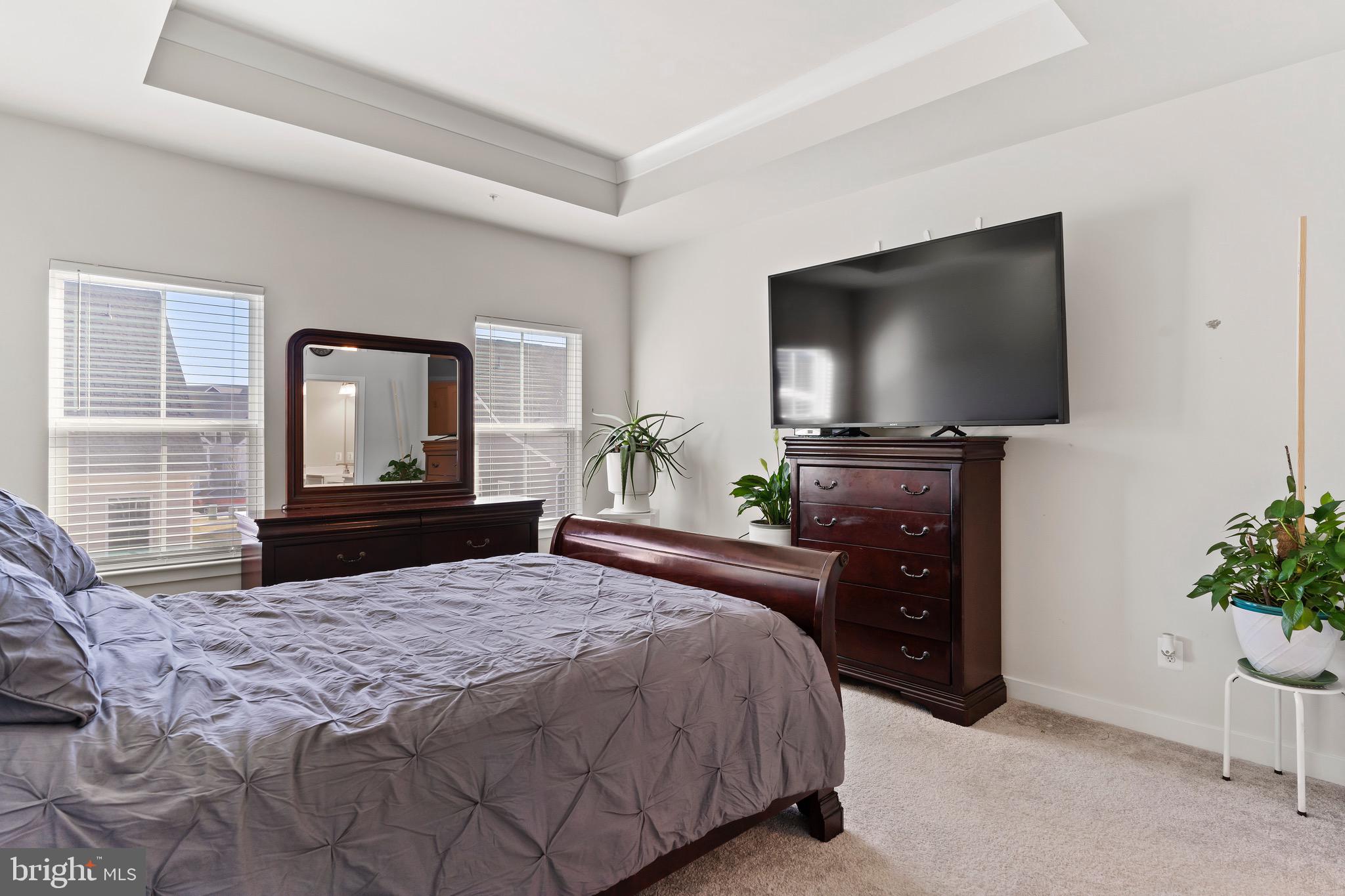 2229 CAROLINE LANE