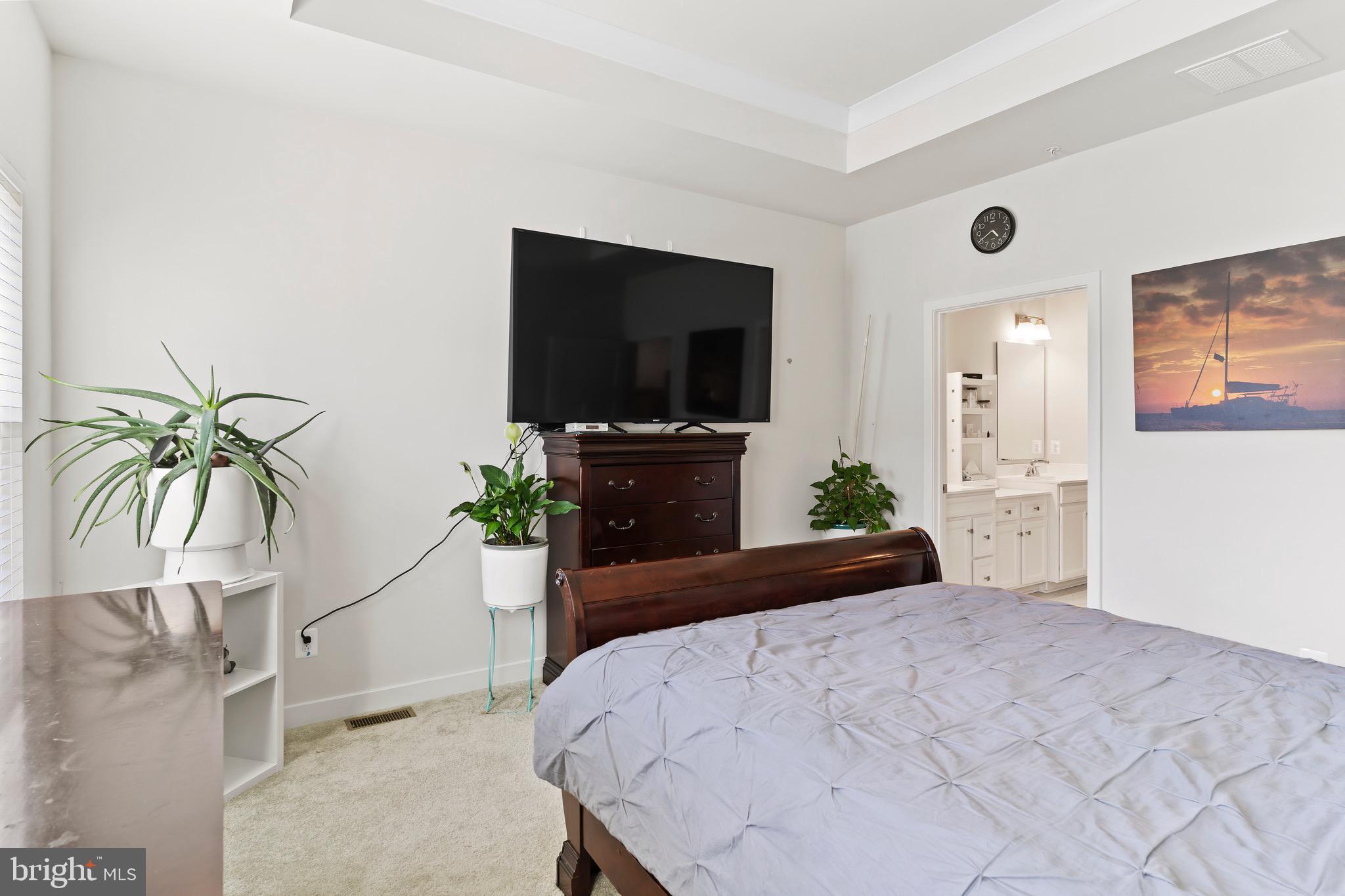2229 CAROLINE LANE