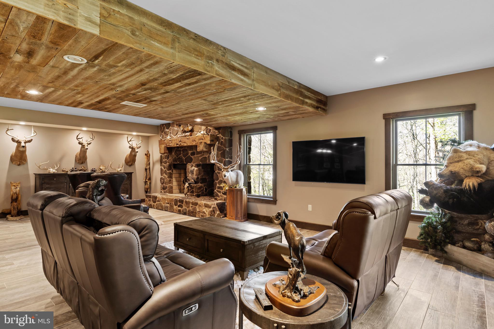 7111 FISHING CREEK VALLEY