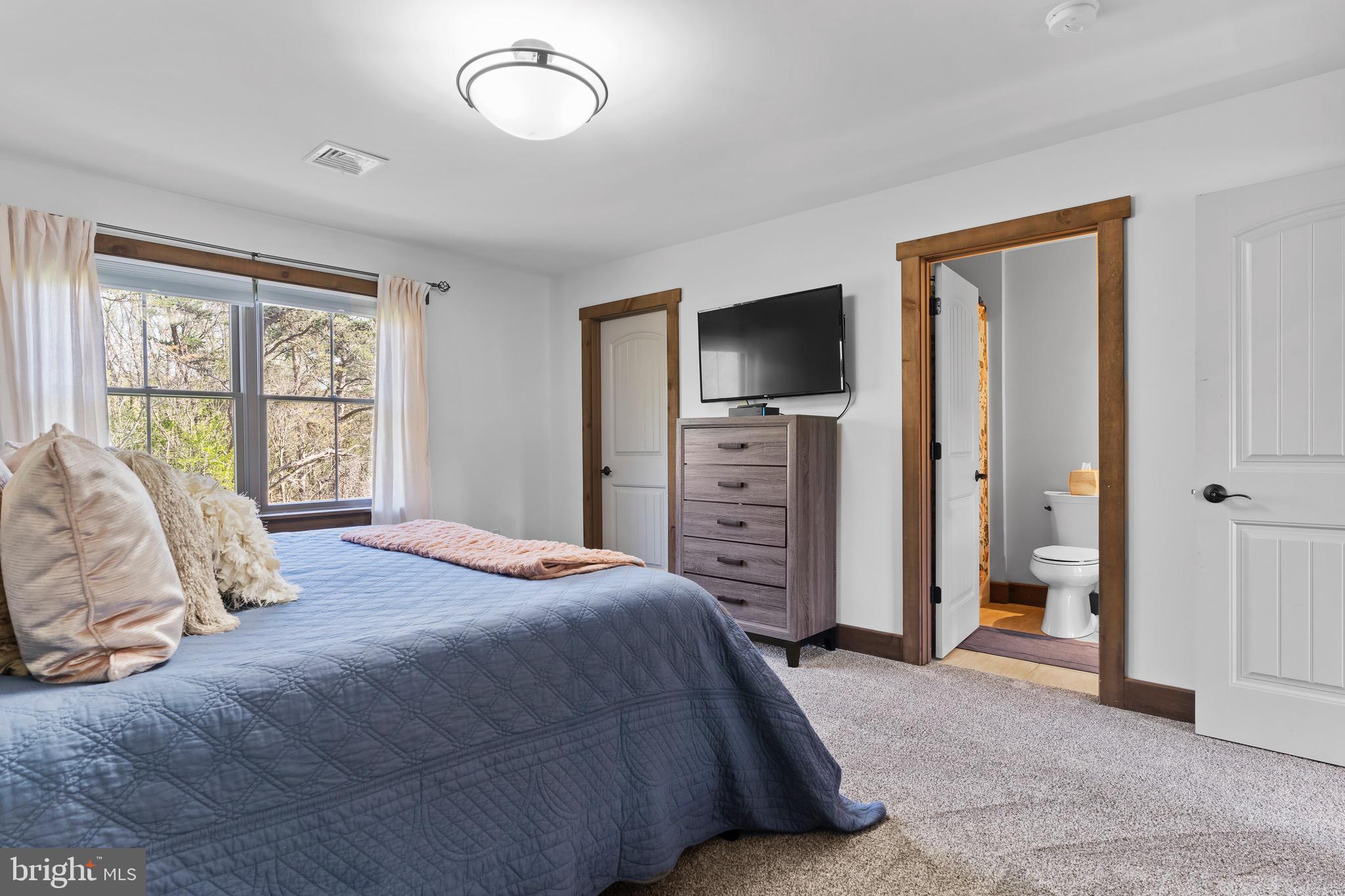 7111 FISHING CREEK VALLEY