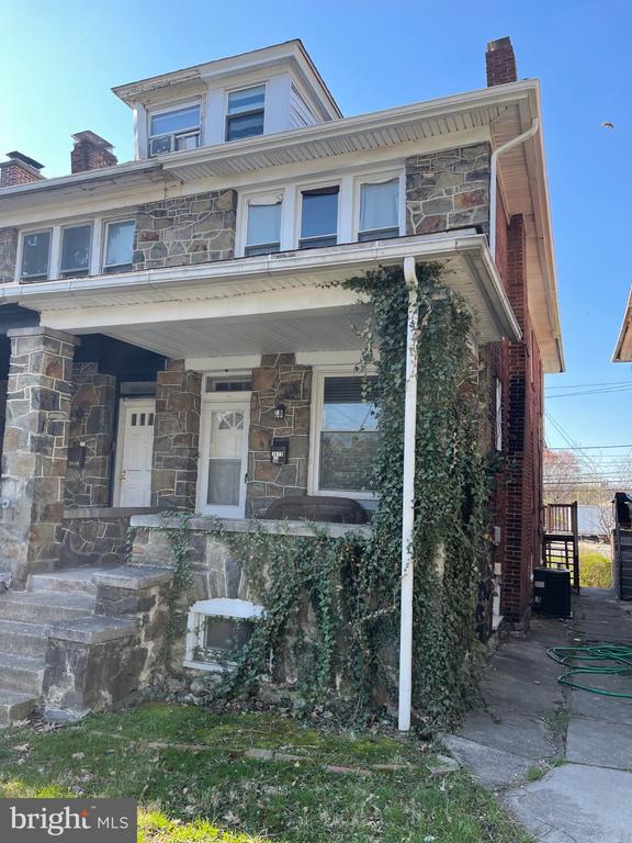 3029 DERRY STREET