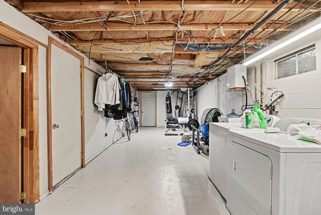 1241 RIVERVIEW ROAD