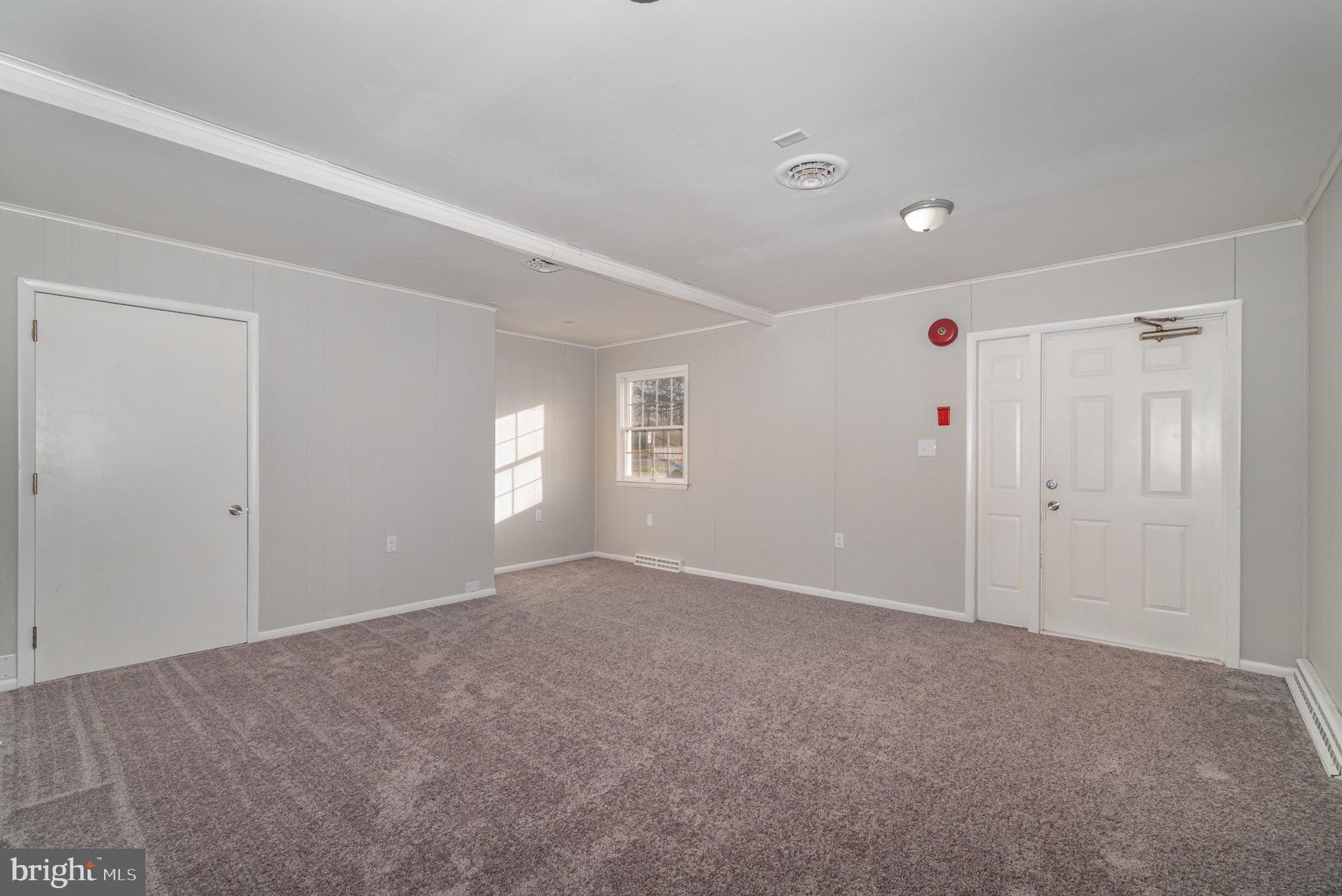 5075 Lincoln Way East