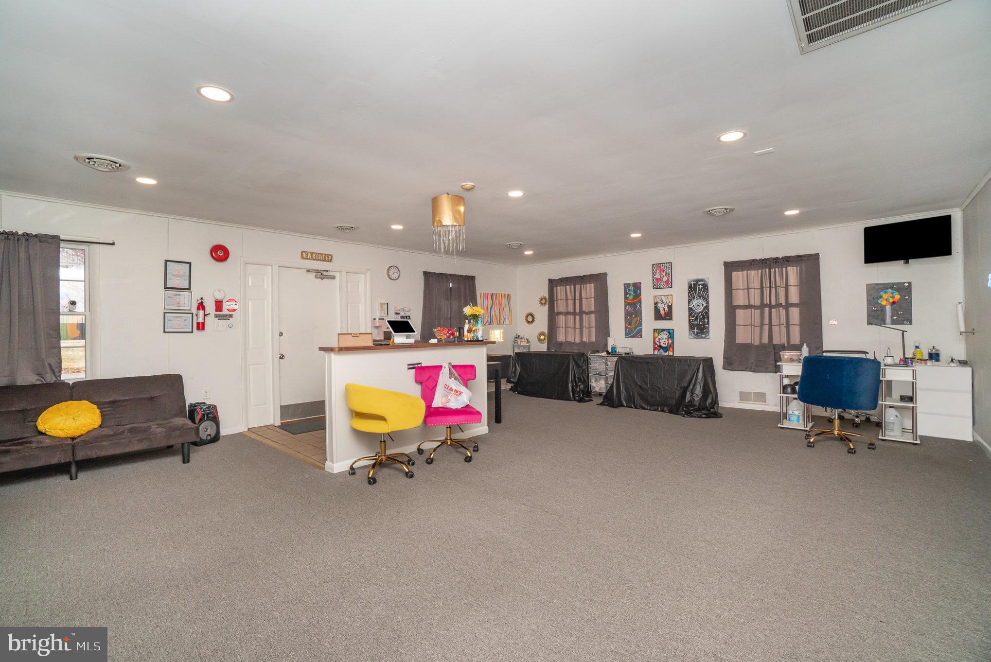 5075 Lincoln Way East
