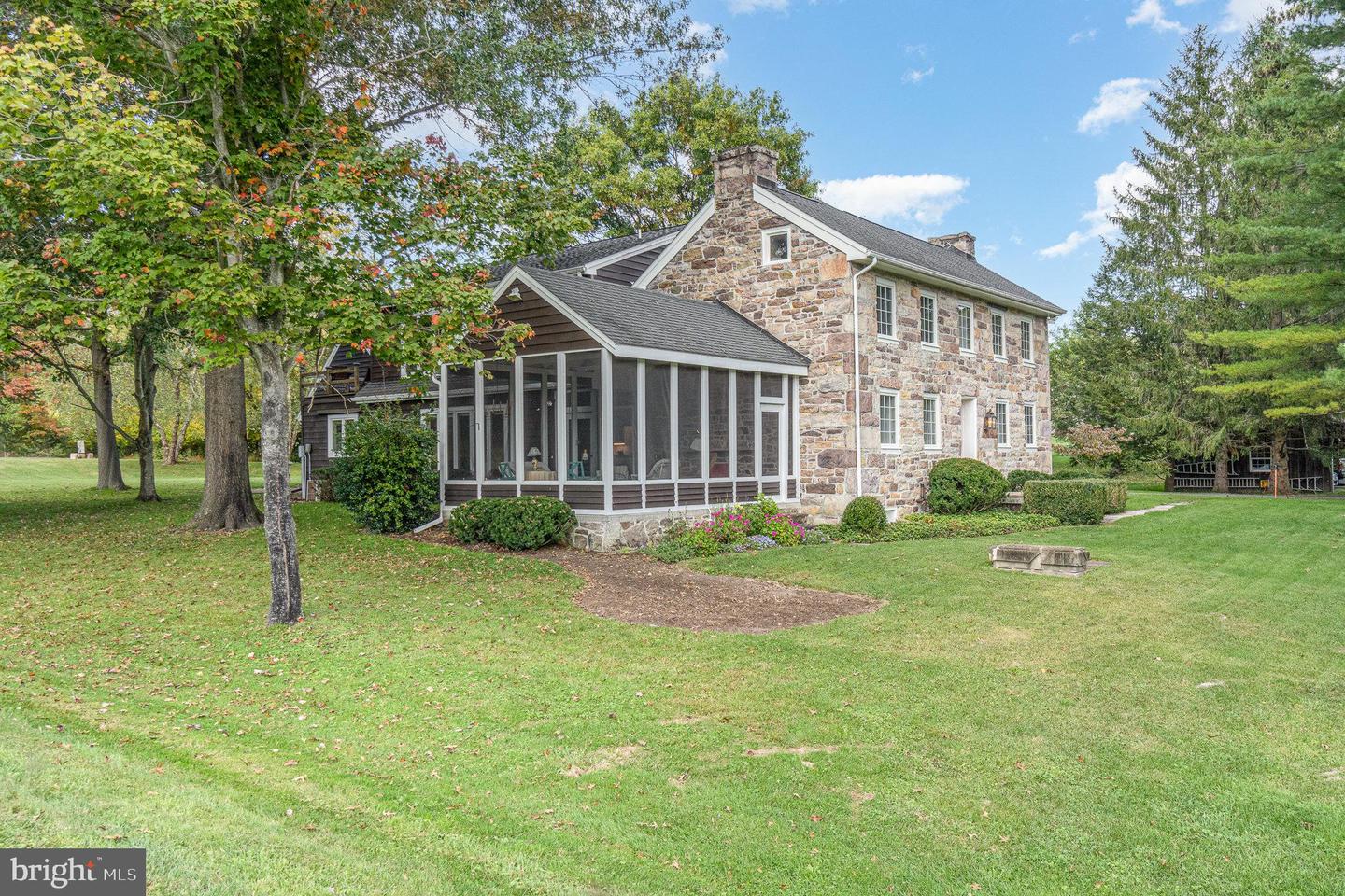 21951 Amberson Rd