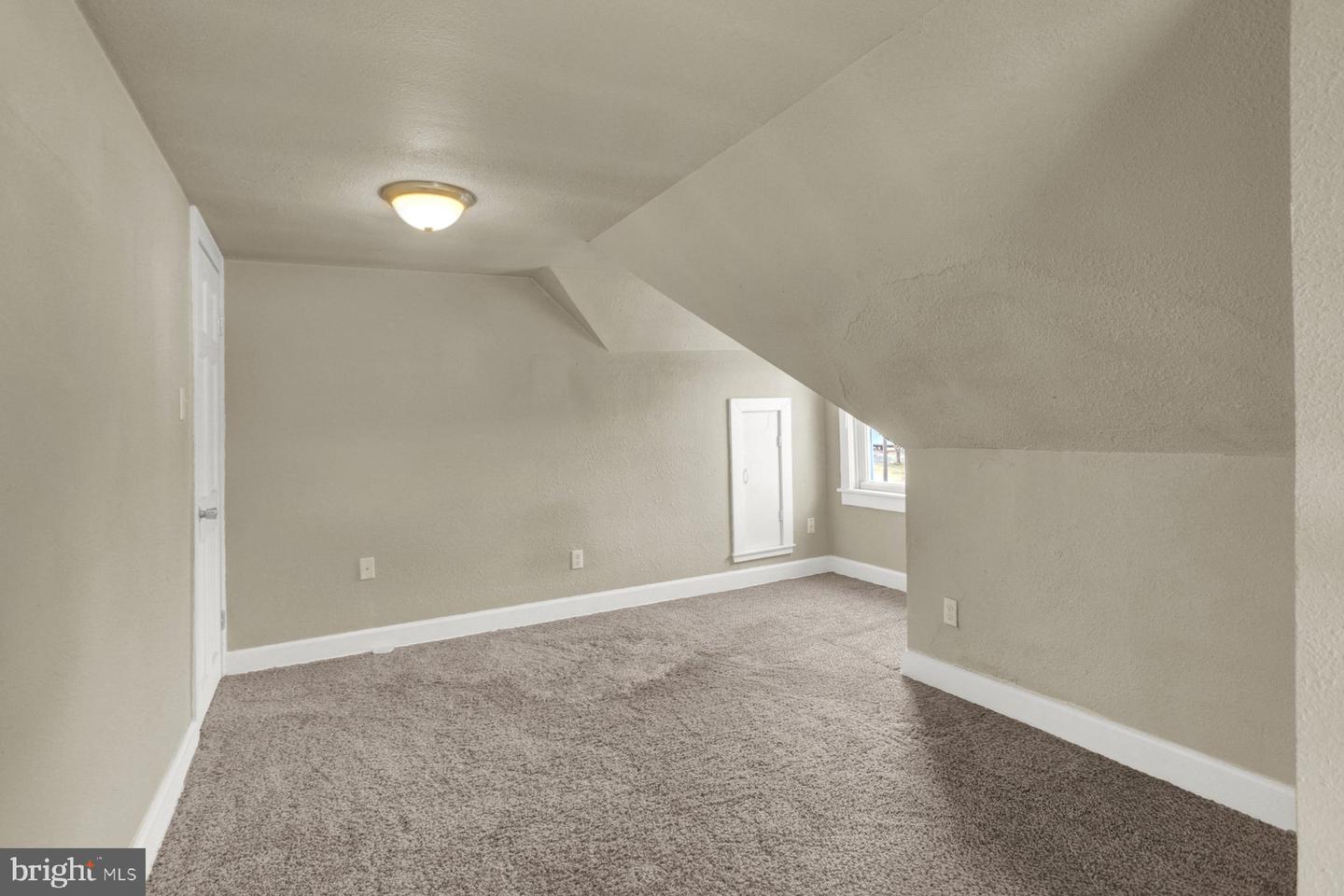 11147 S South Mountain Road