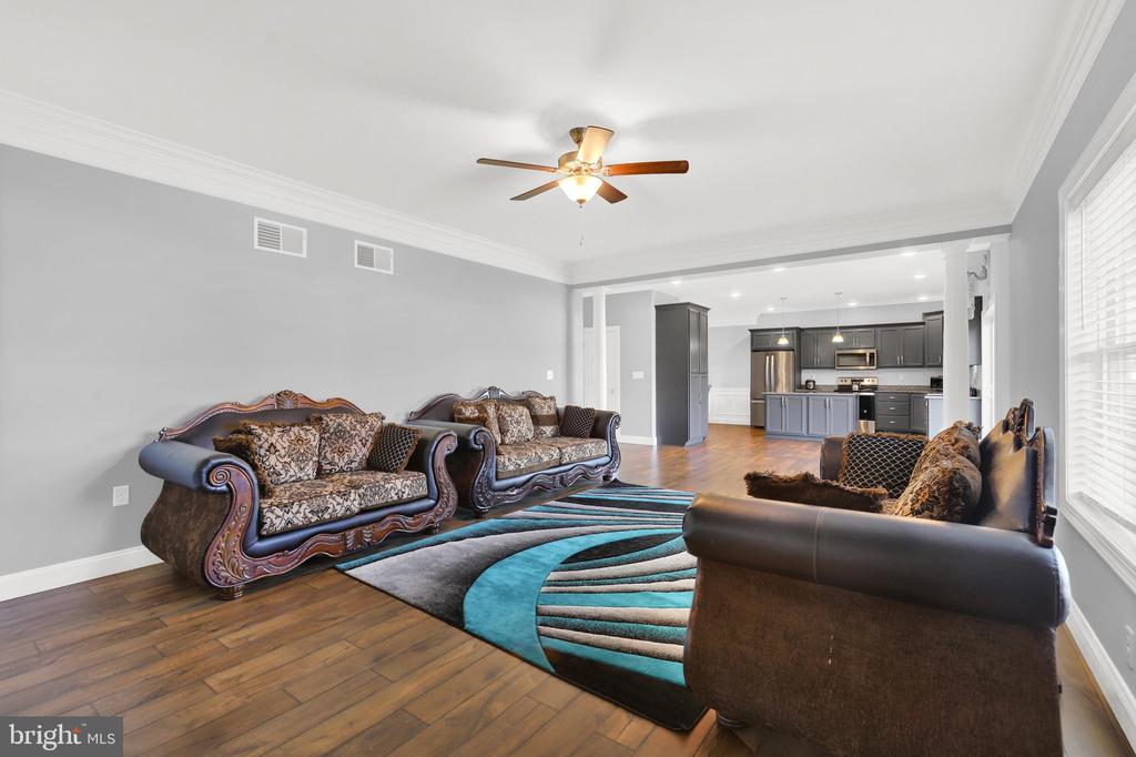 433 HARTFORD DRIVE