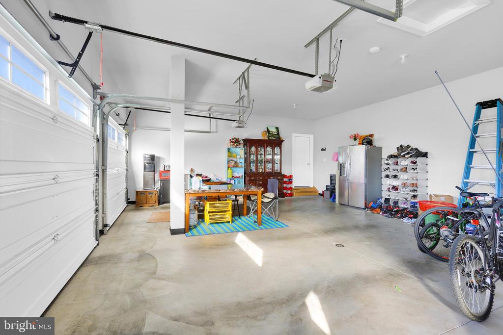 433 HARTFORD DRIVE