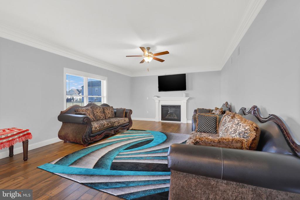 433 HARTFORD DRIVE