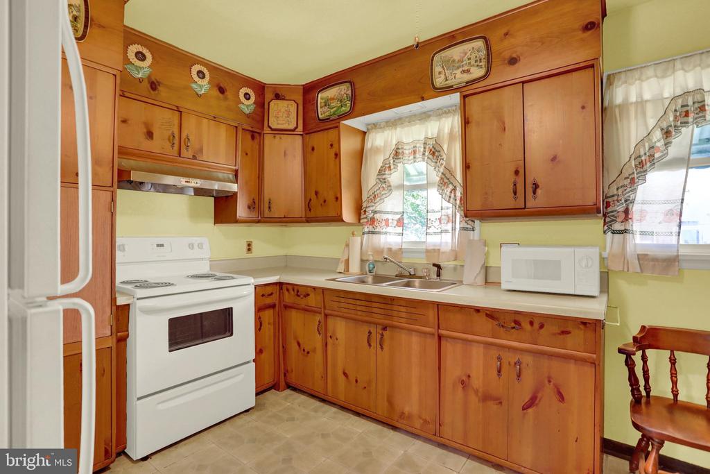 1124 BRANDON DRIVE
