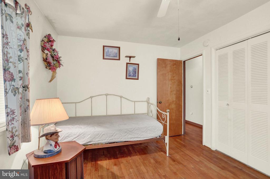 1124 BRANDON DRIVE