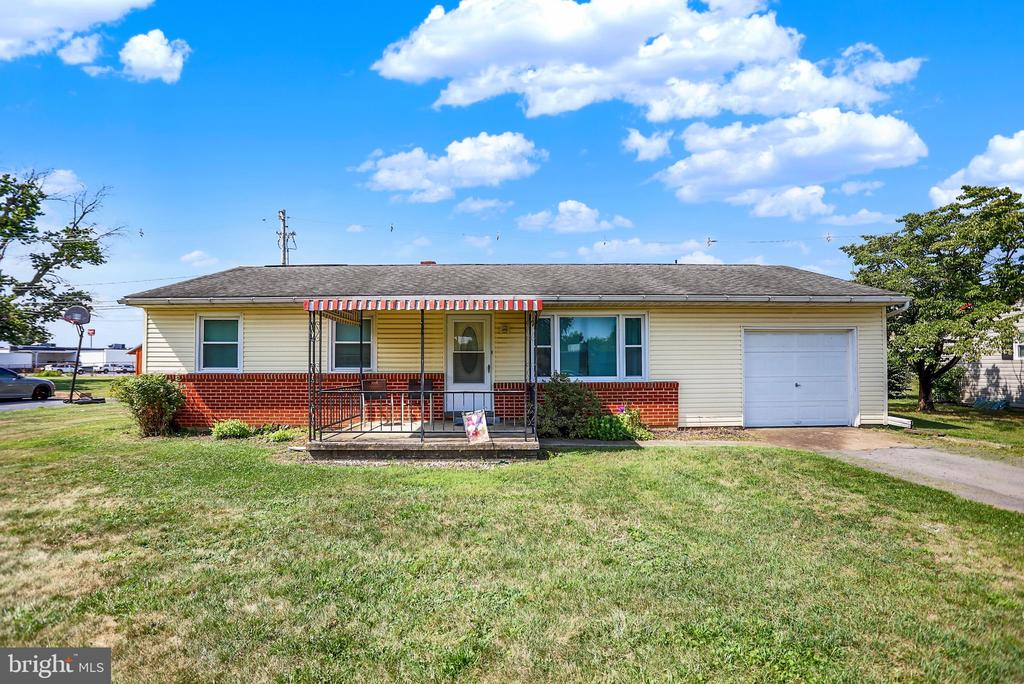 1124 BRANDON DRIVE