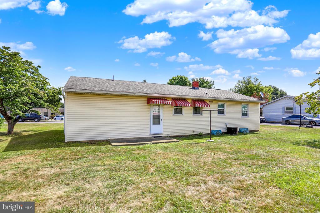 1124 BRANDON DRIVE