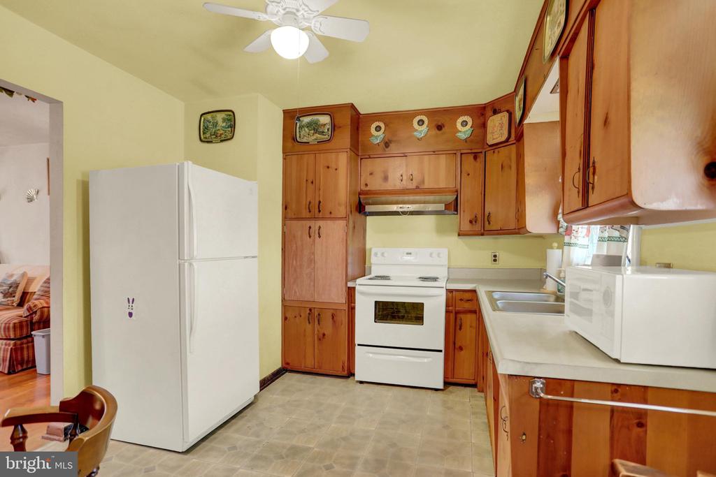 1124 BRANDON DRIVE