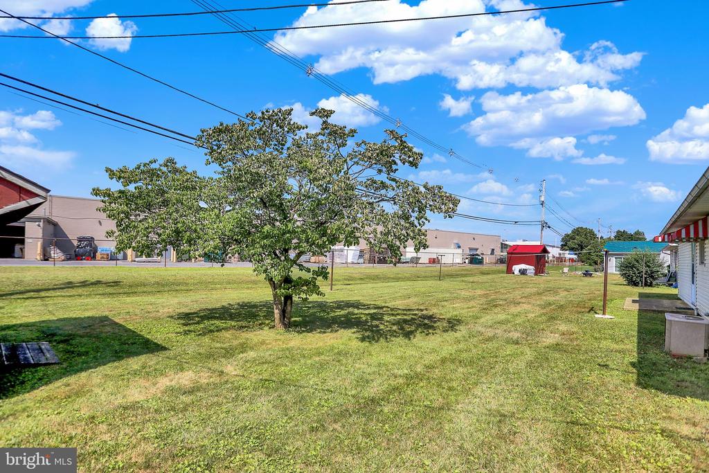 1124 BRANDON DRIVE