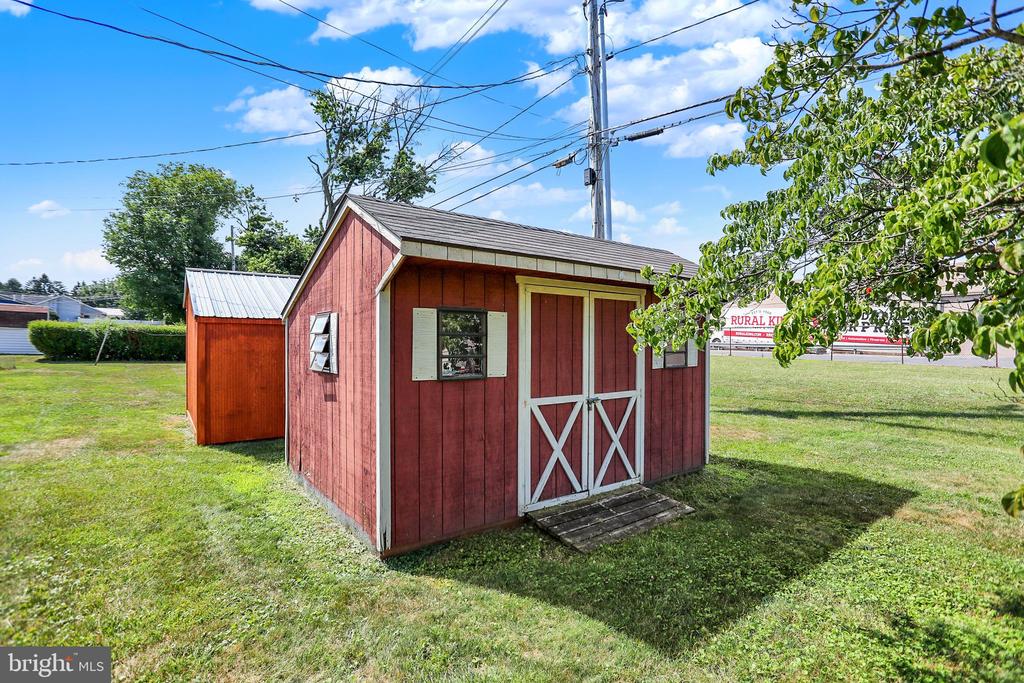 1124 BRANDON DRIVE