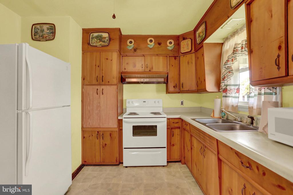 1124 BRANDON DRIVE