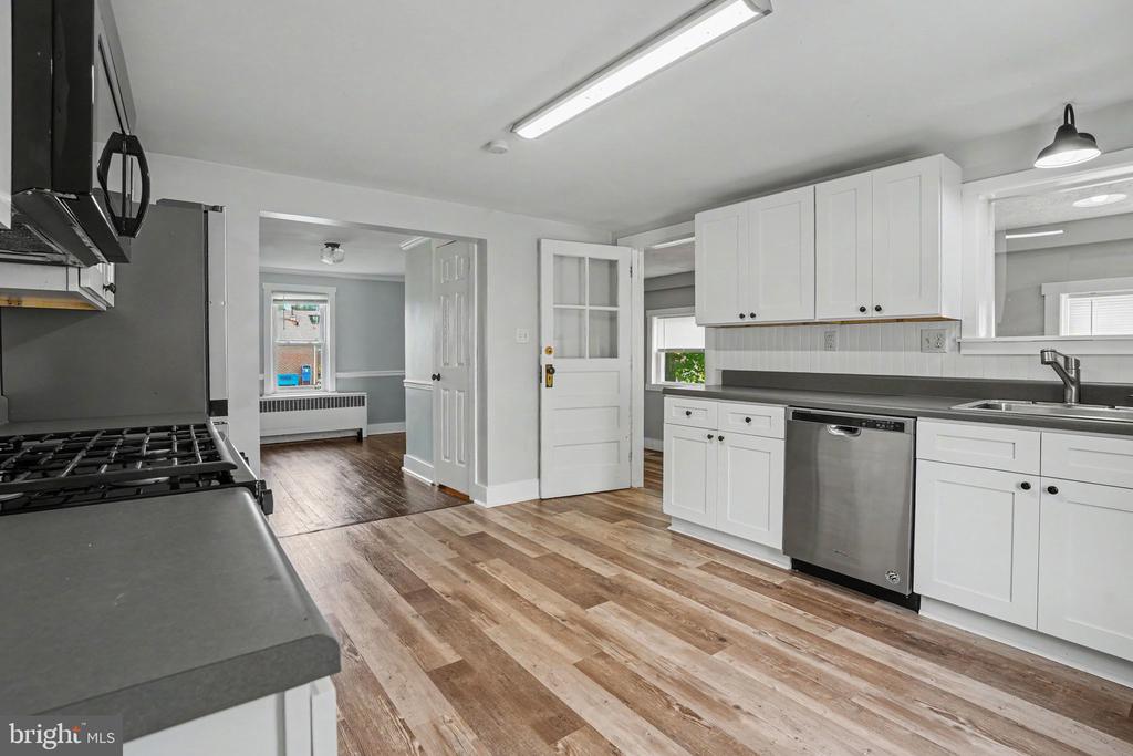 10992 ROXBURY ROAD