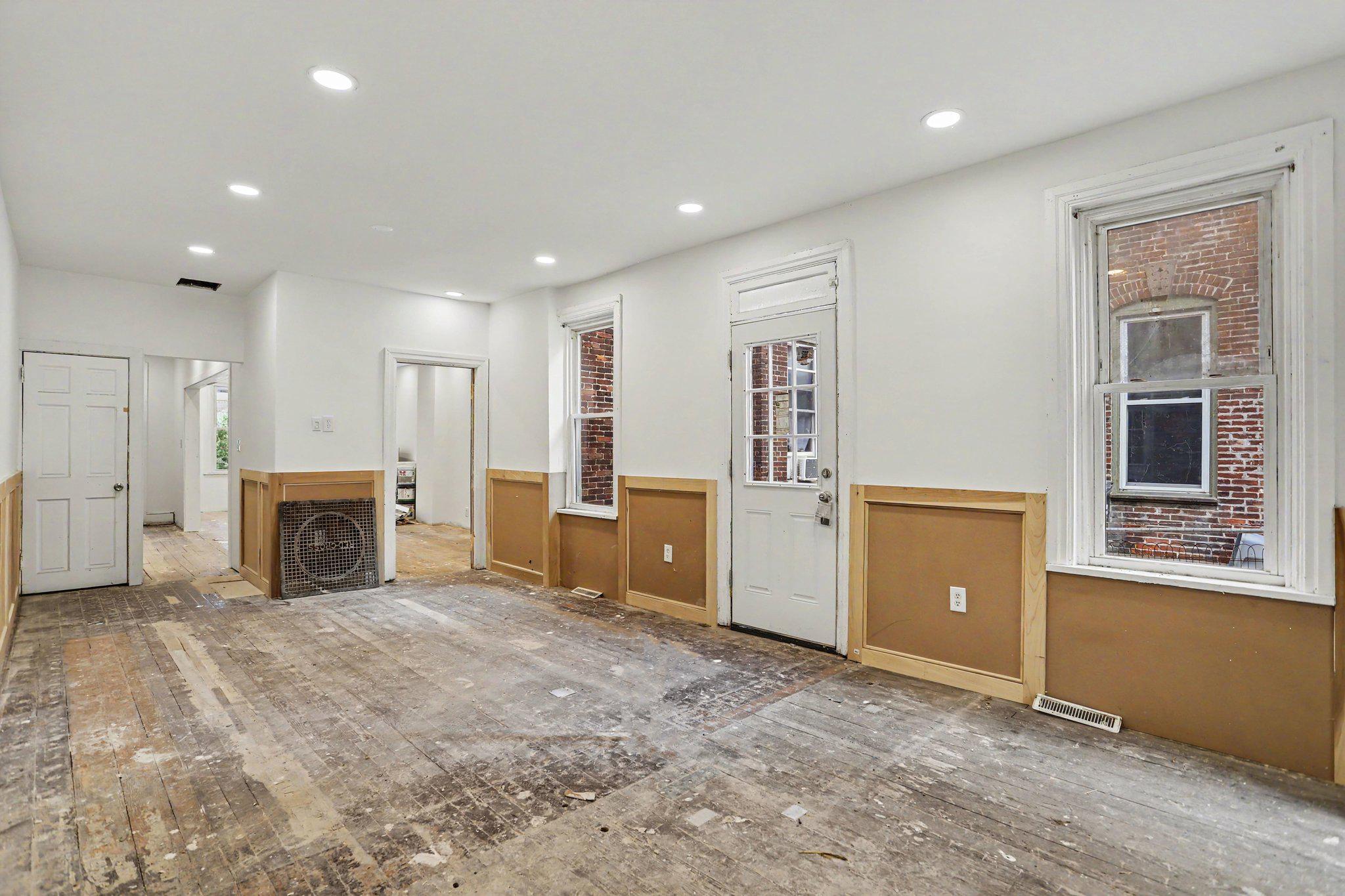405 POPLAR STREET