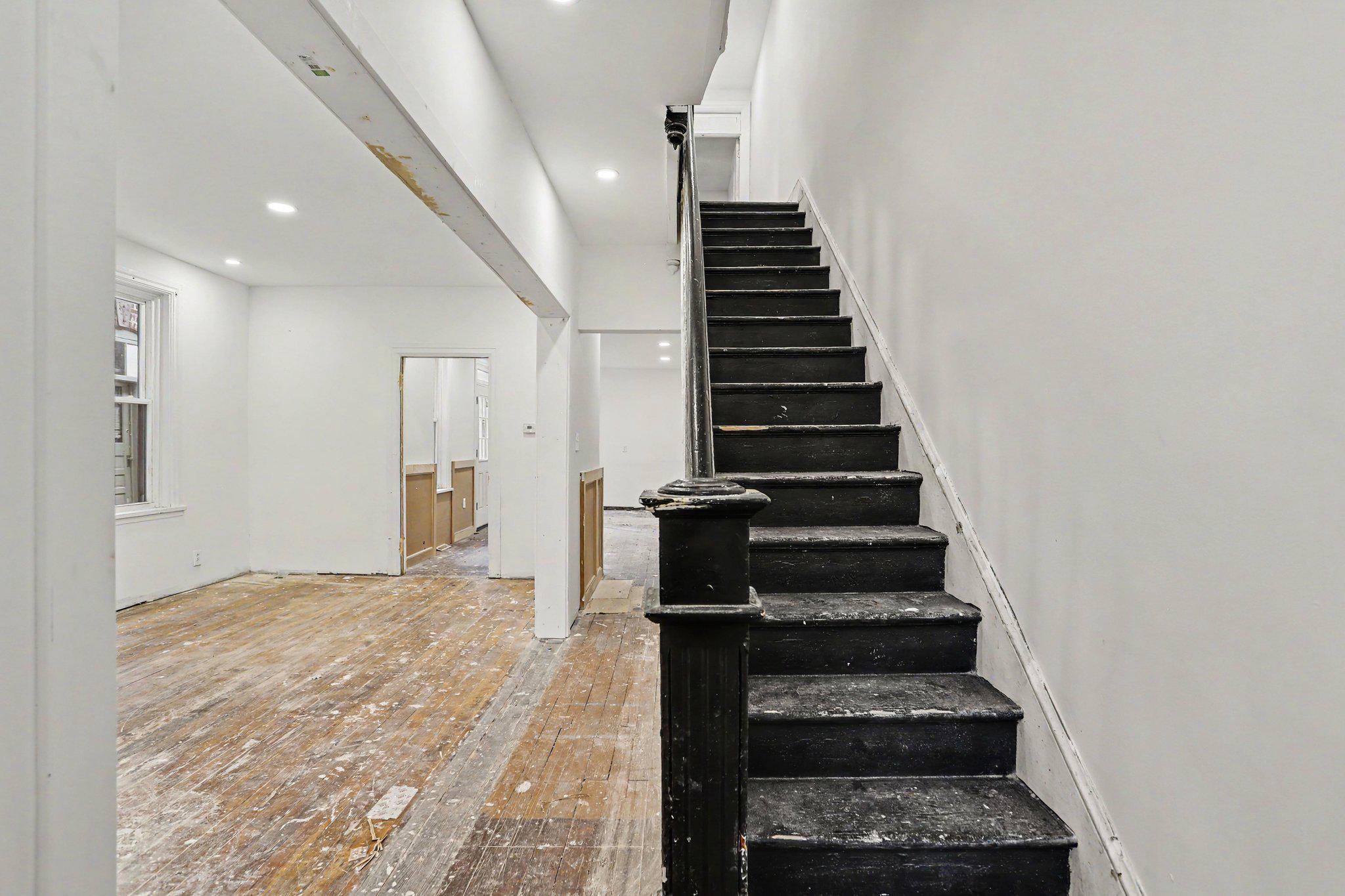 405 POPLAR STREET