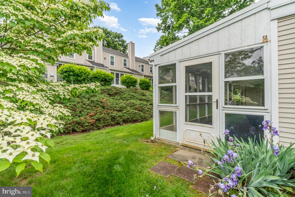 1201 Cambridge Ct