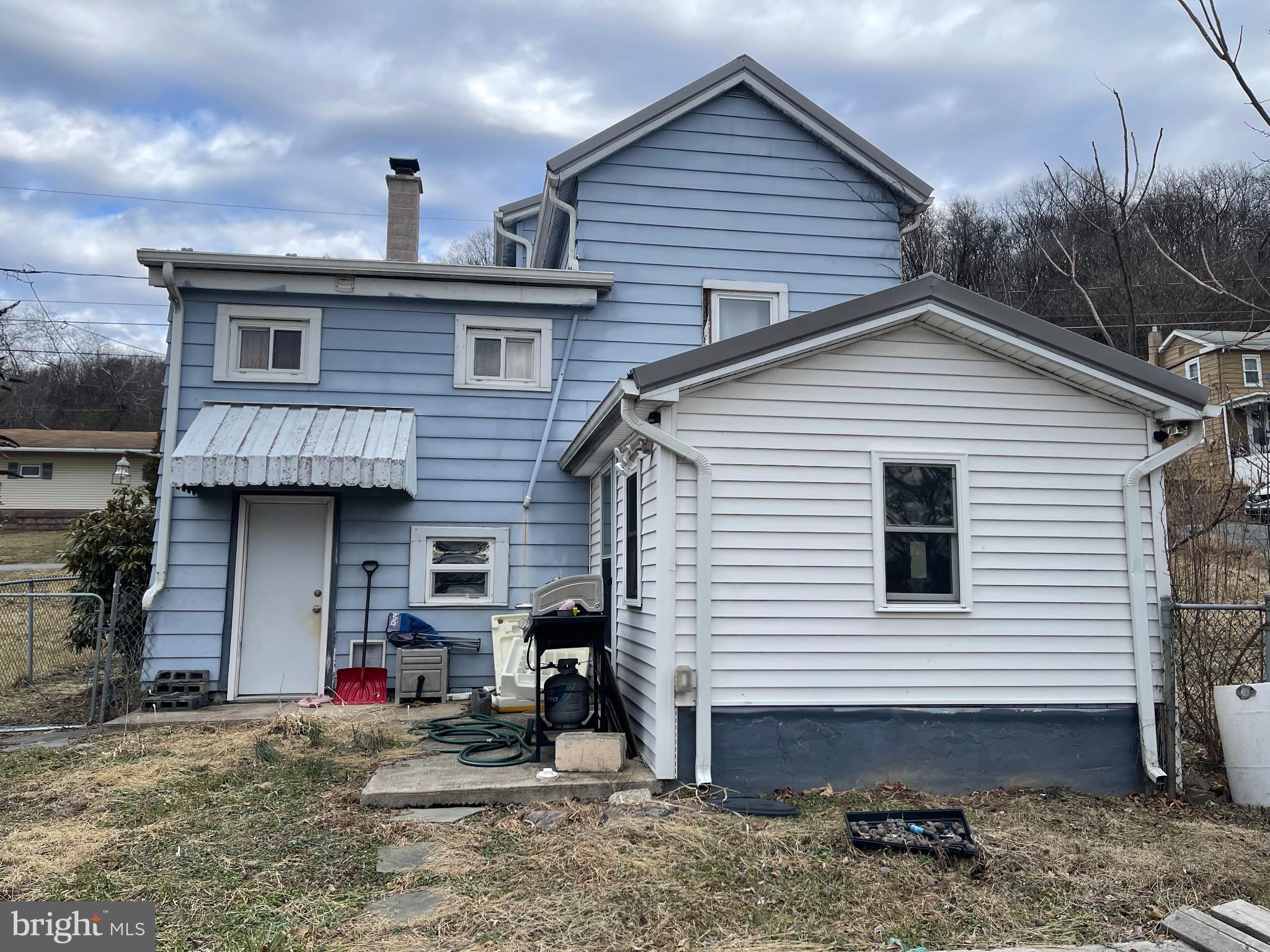 618 UPPER STREET