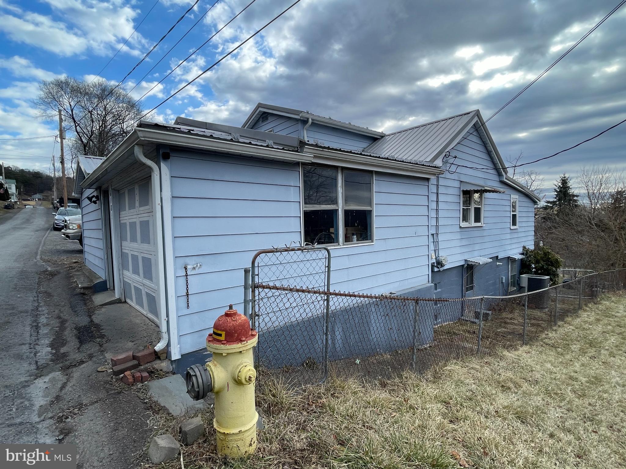 618 UPPER STREET