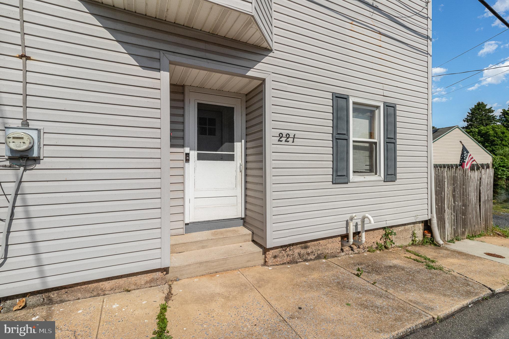 221 Verbeke St