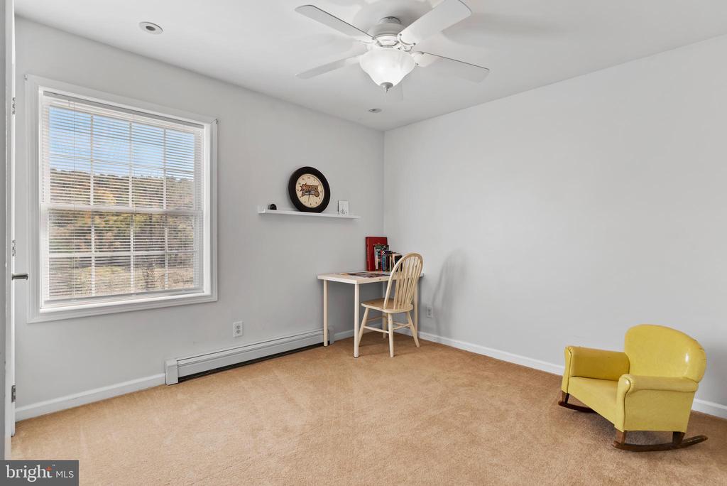 311 Lakeside Dr