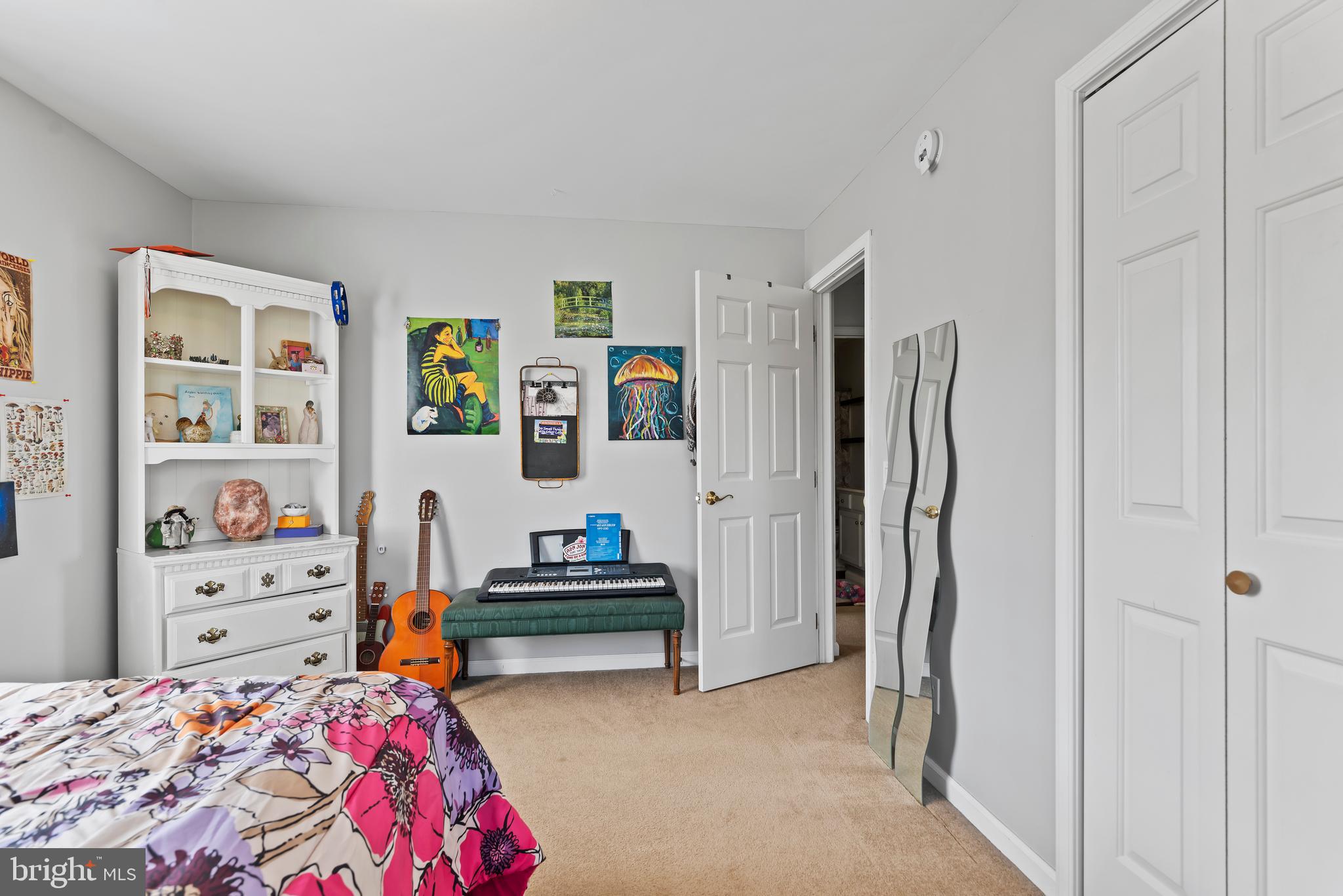 311 Lakeside Dr