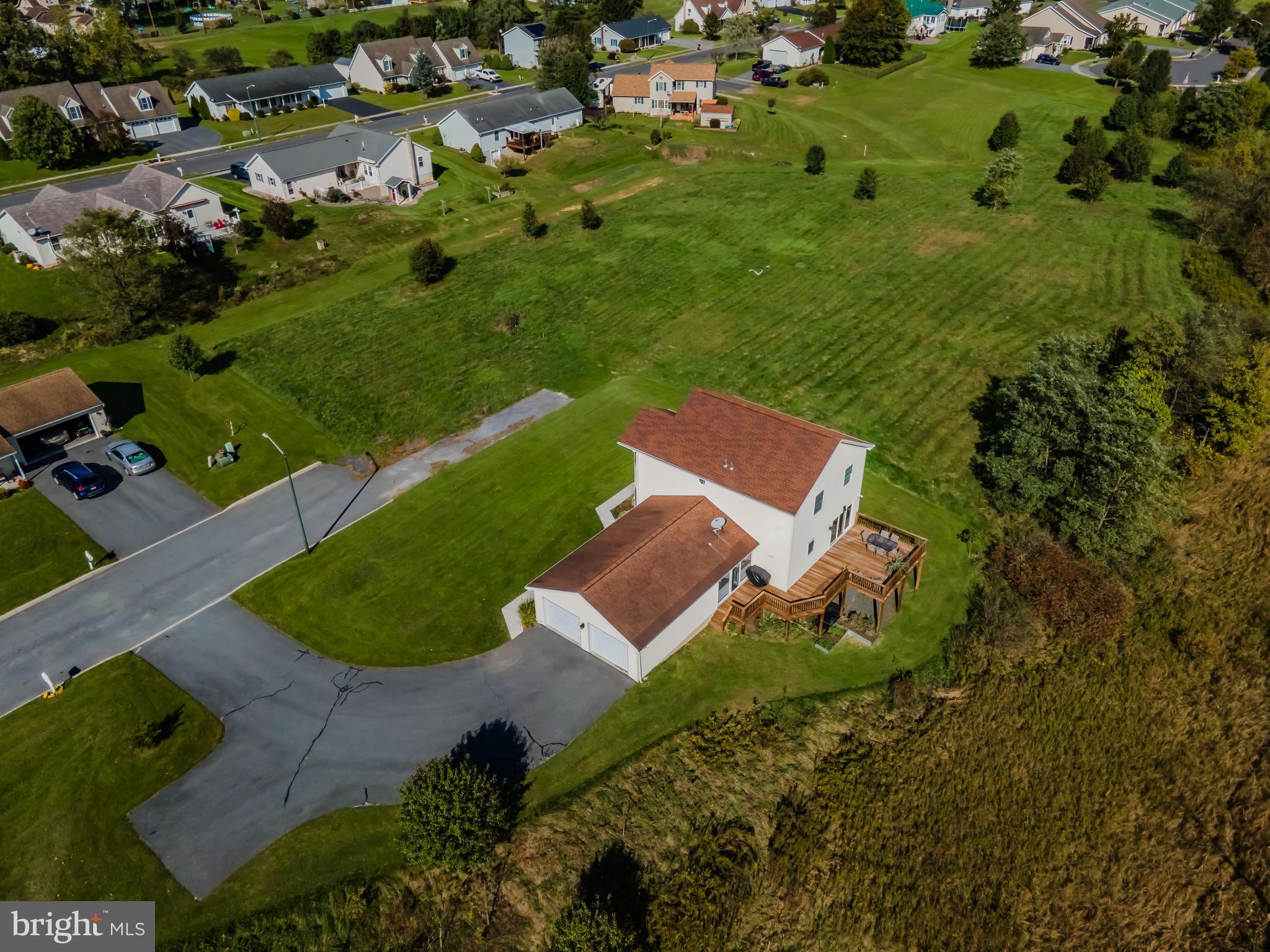 311 Lakeside Dr