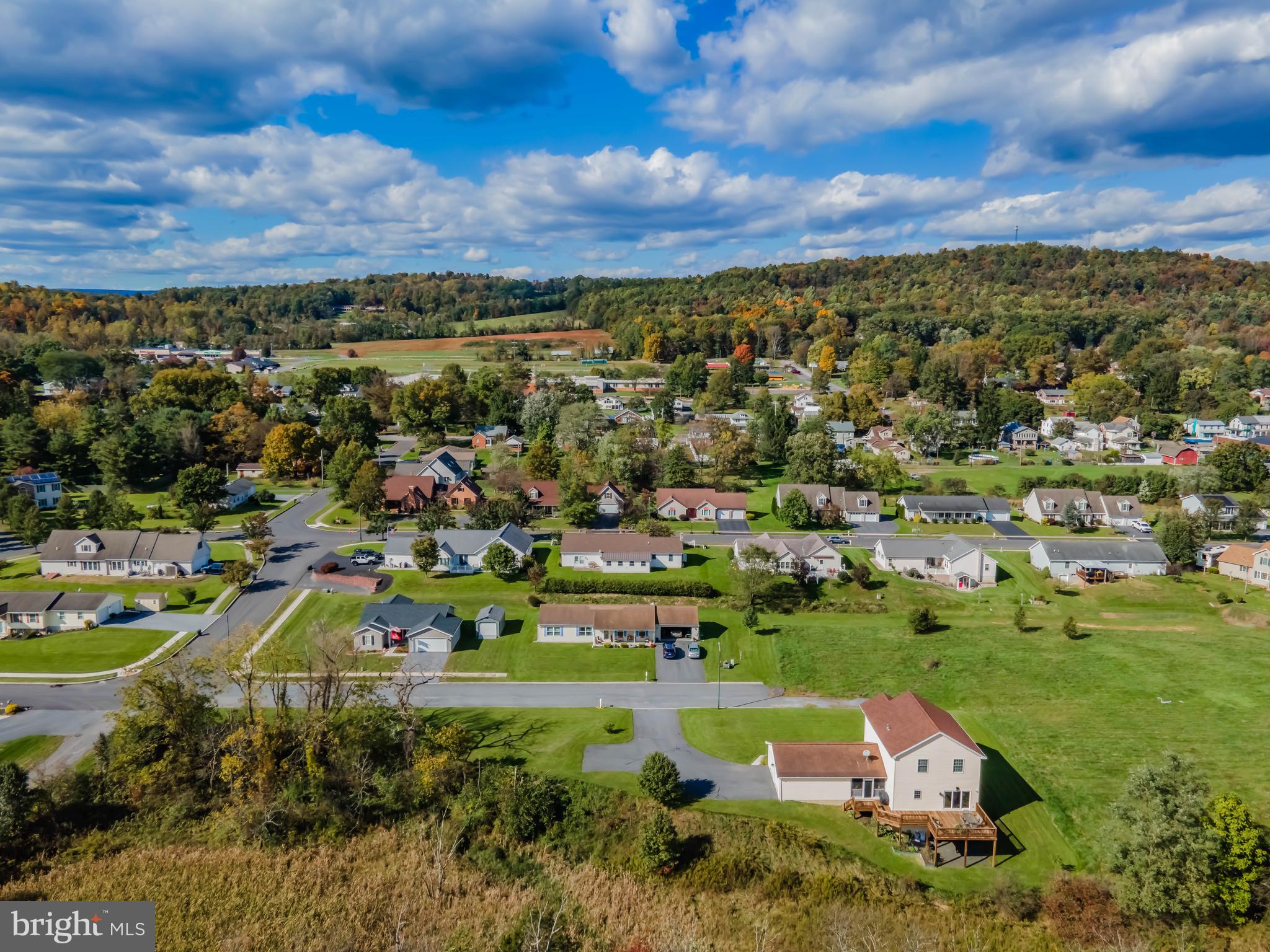 311 Lakeside Dr