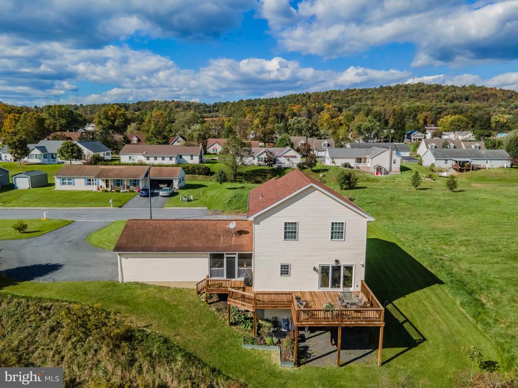 311 Lakeside Dr