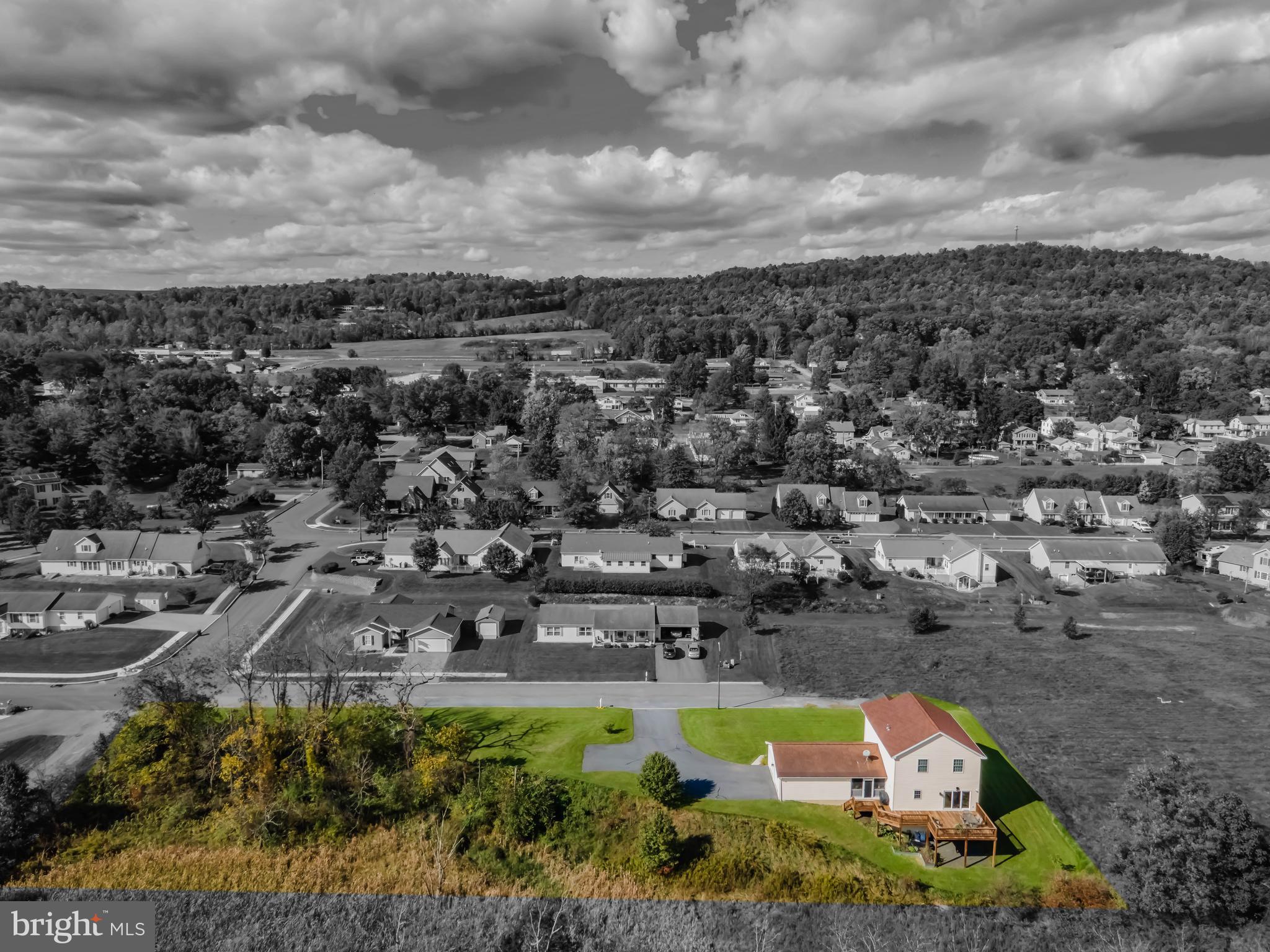311 Lakeside Dr