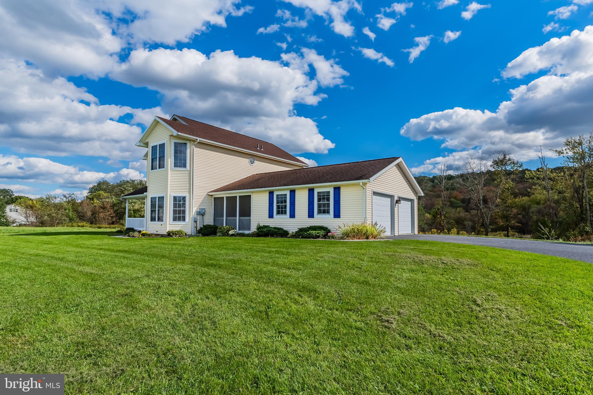 311 Lakeside Dr