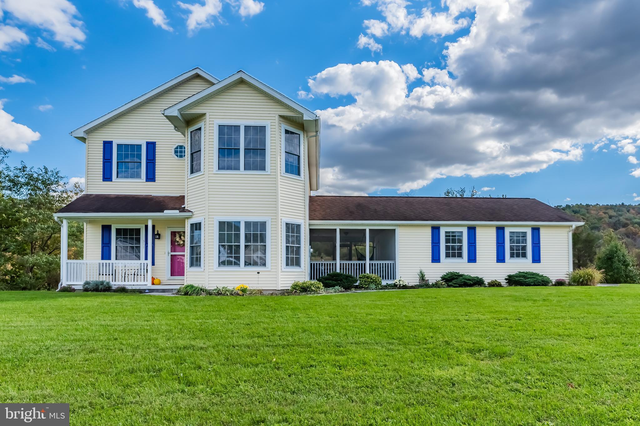311 Lakeside Dr