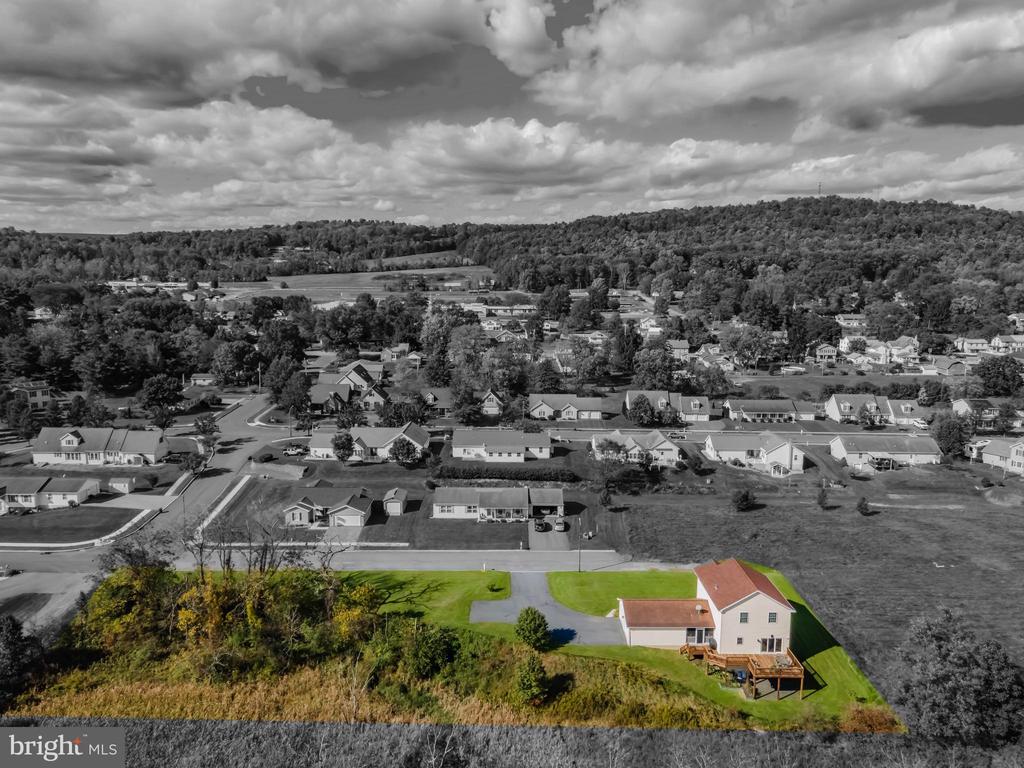 311 Lakeside Dr
