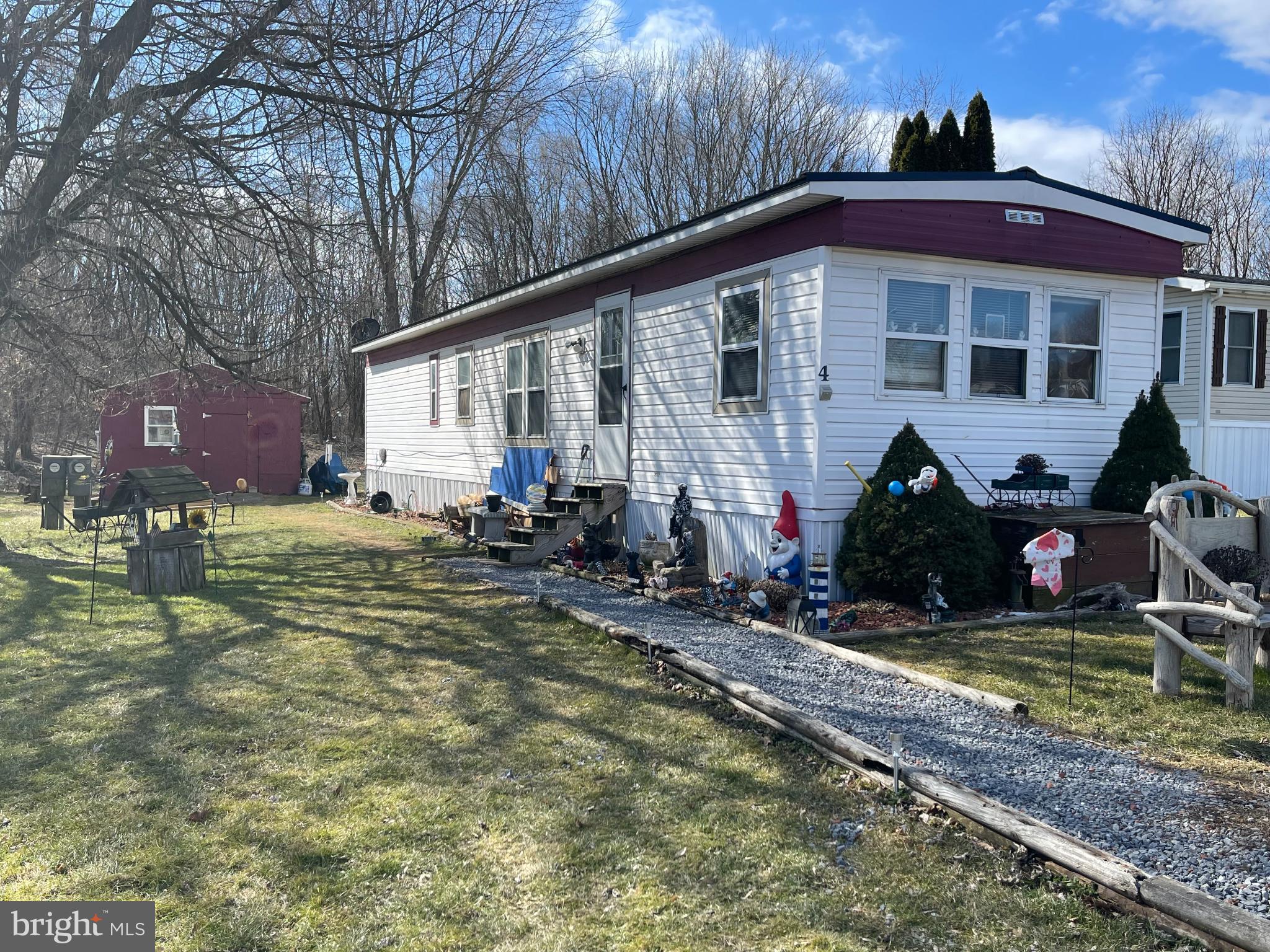 4 OXFORD DRIVE