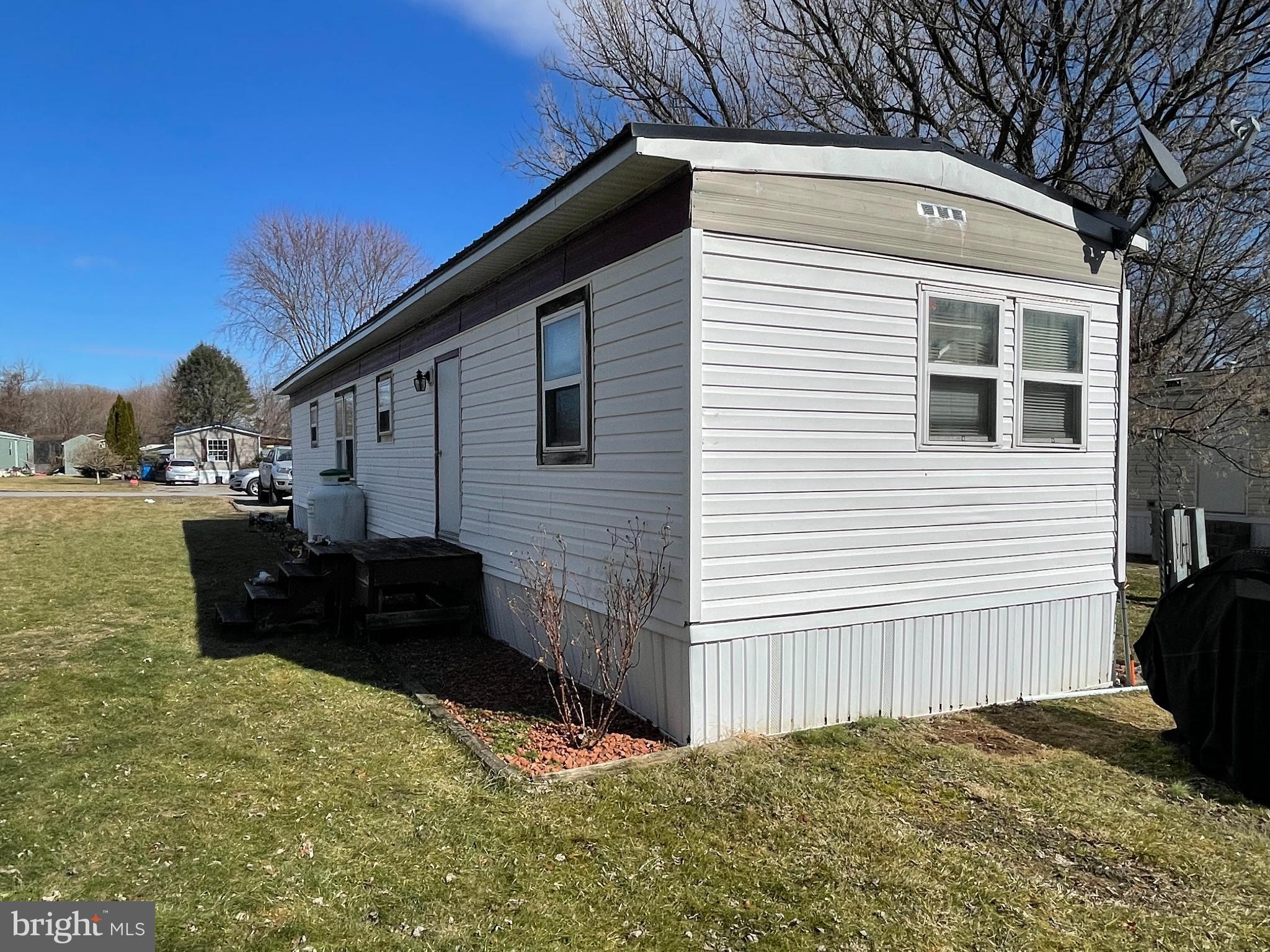 4 OXFORD DRIVE