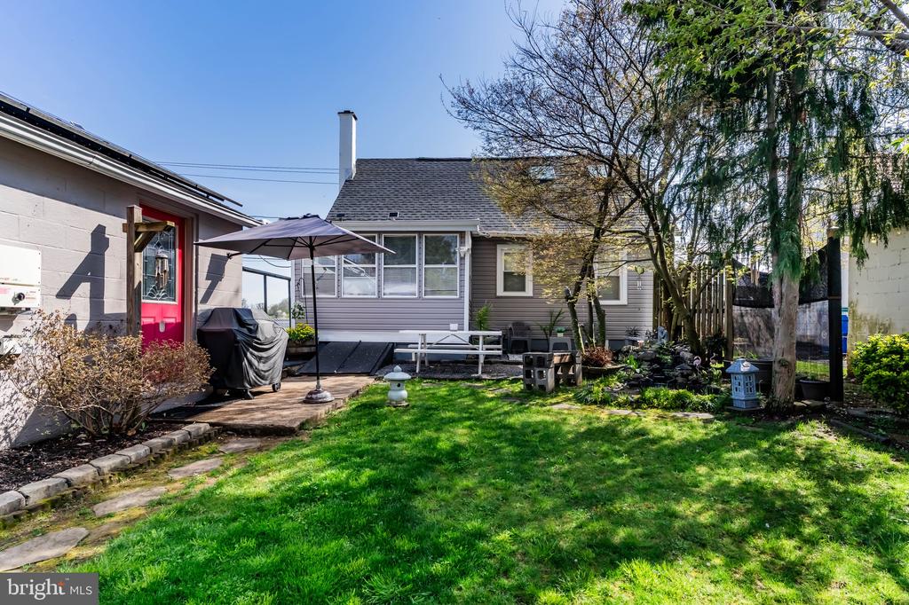 208 AIRPORT ROAD