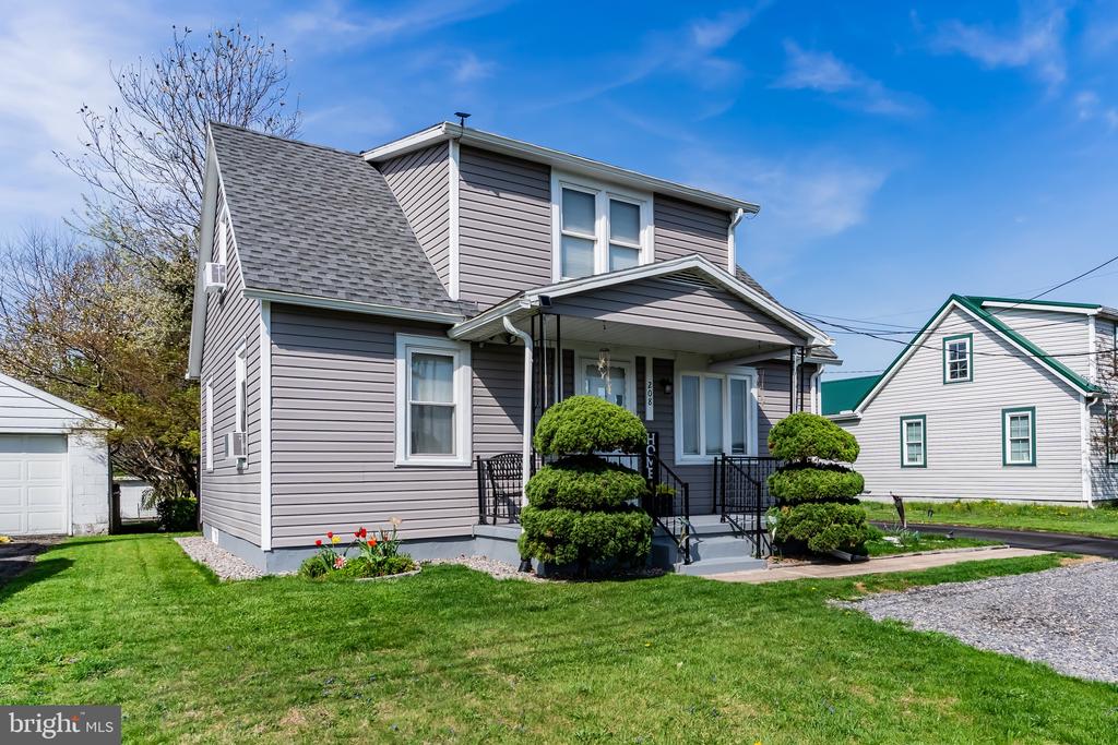 208 AIRPORT ROAD