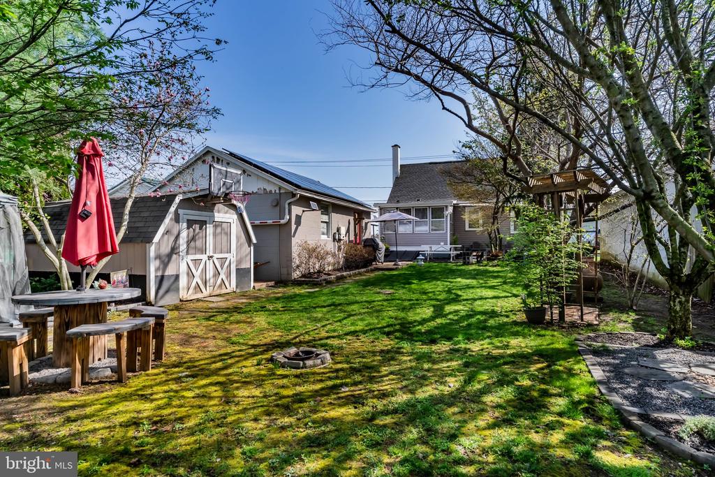 208 AIRPORT ROAD