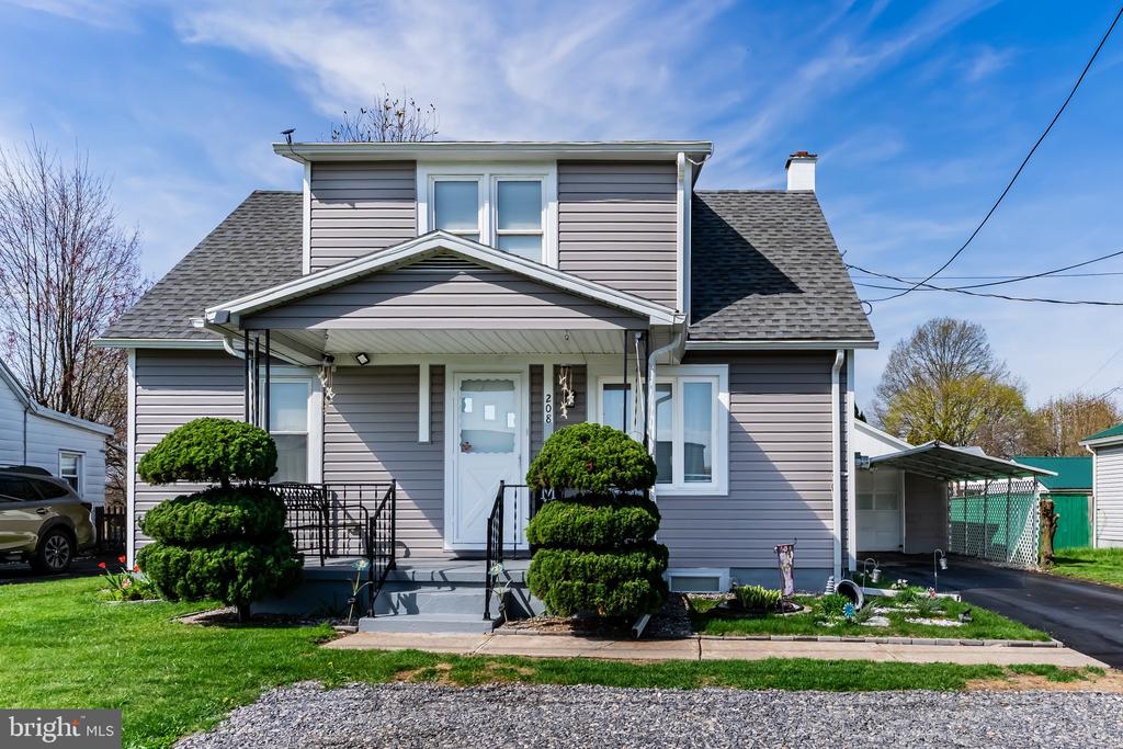 208 AIRPORT ROAD