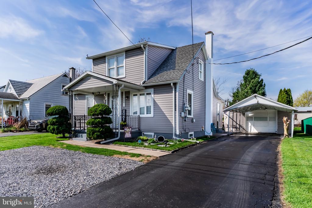 208 AIRPORT ROAD