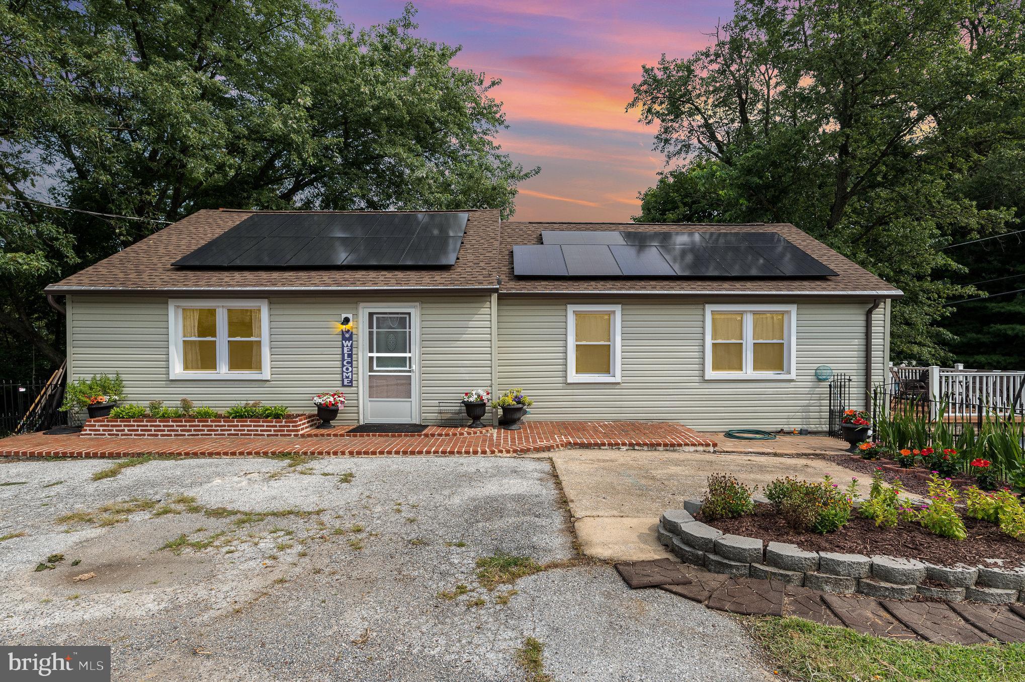 733-735 Mumper Ln