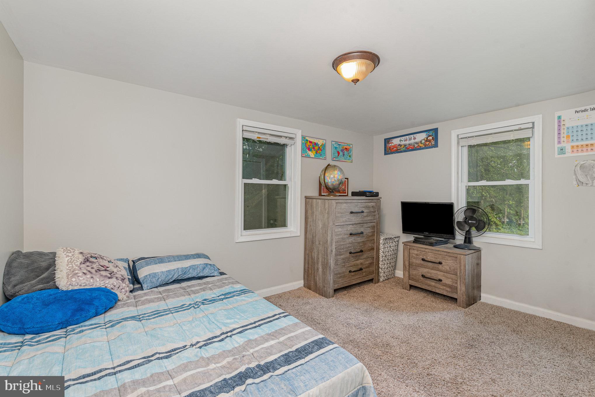 733-735 Mumper Ln