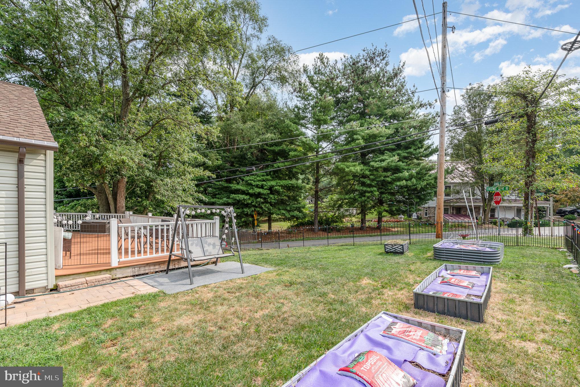 733-735 Mumper Ln